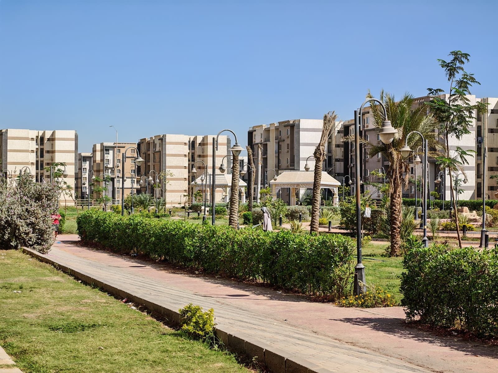 Editorial multifamily architecture image; not project documentation for Residencial Américas Country